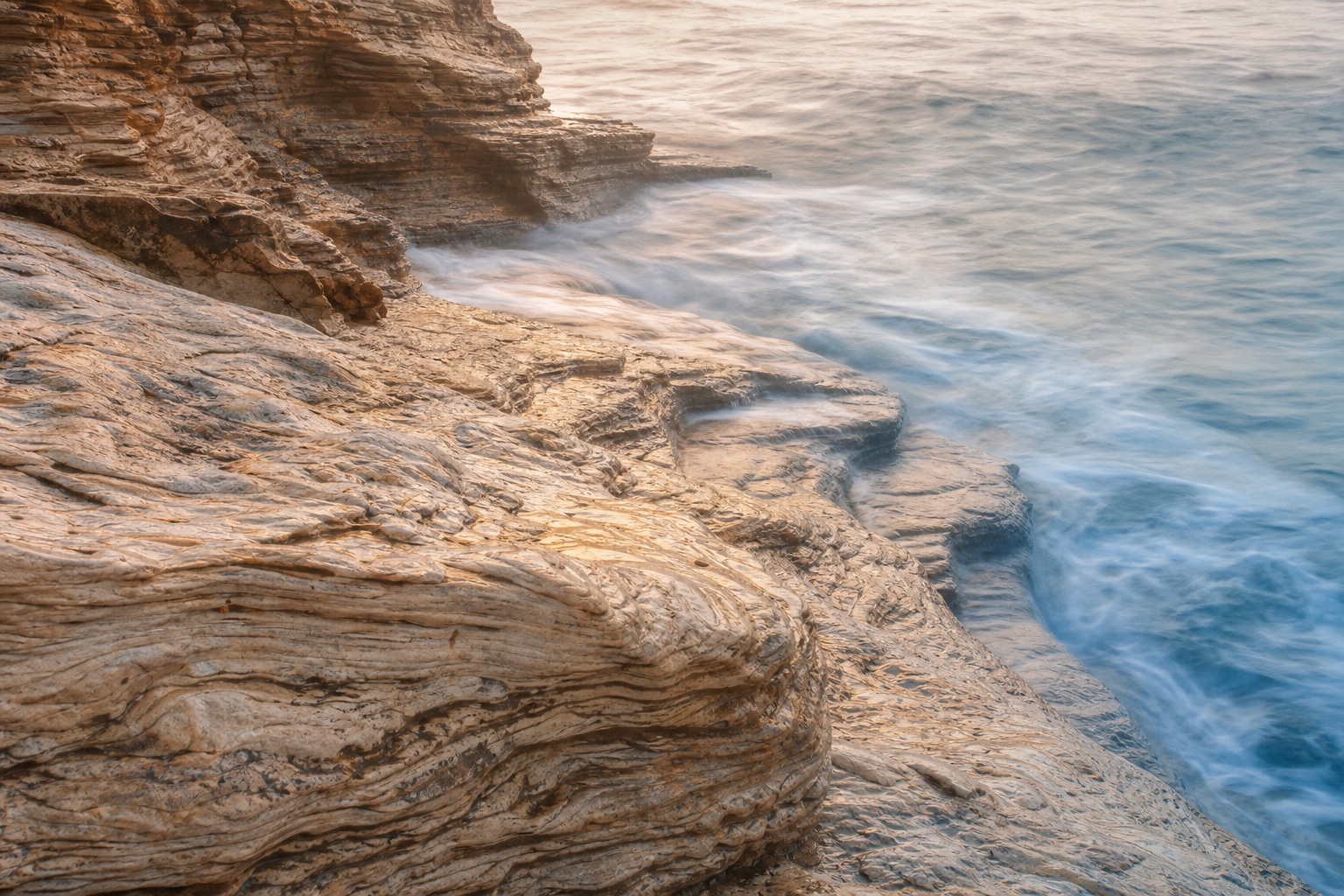 Preview for Dawn Peach Coastal Cliff Background