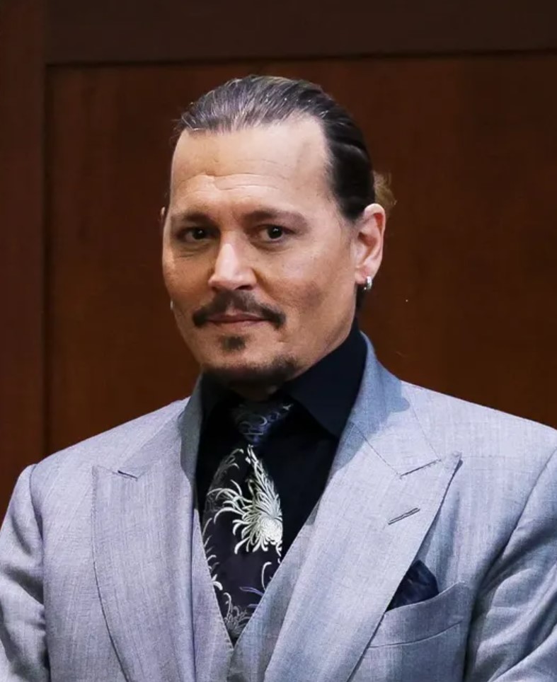 Preview for Johnny-depp-formal-attire-meme-background-532e3