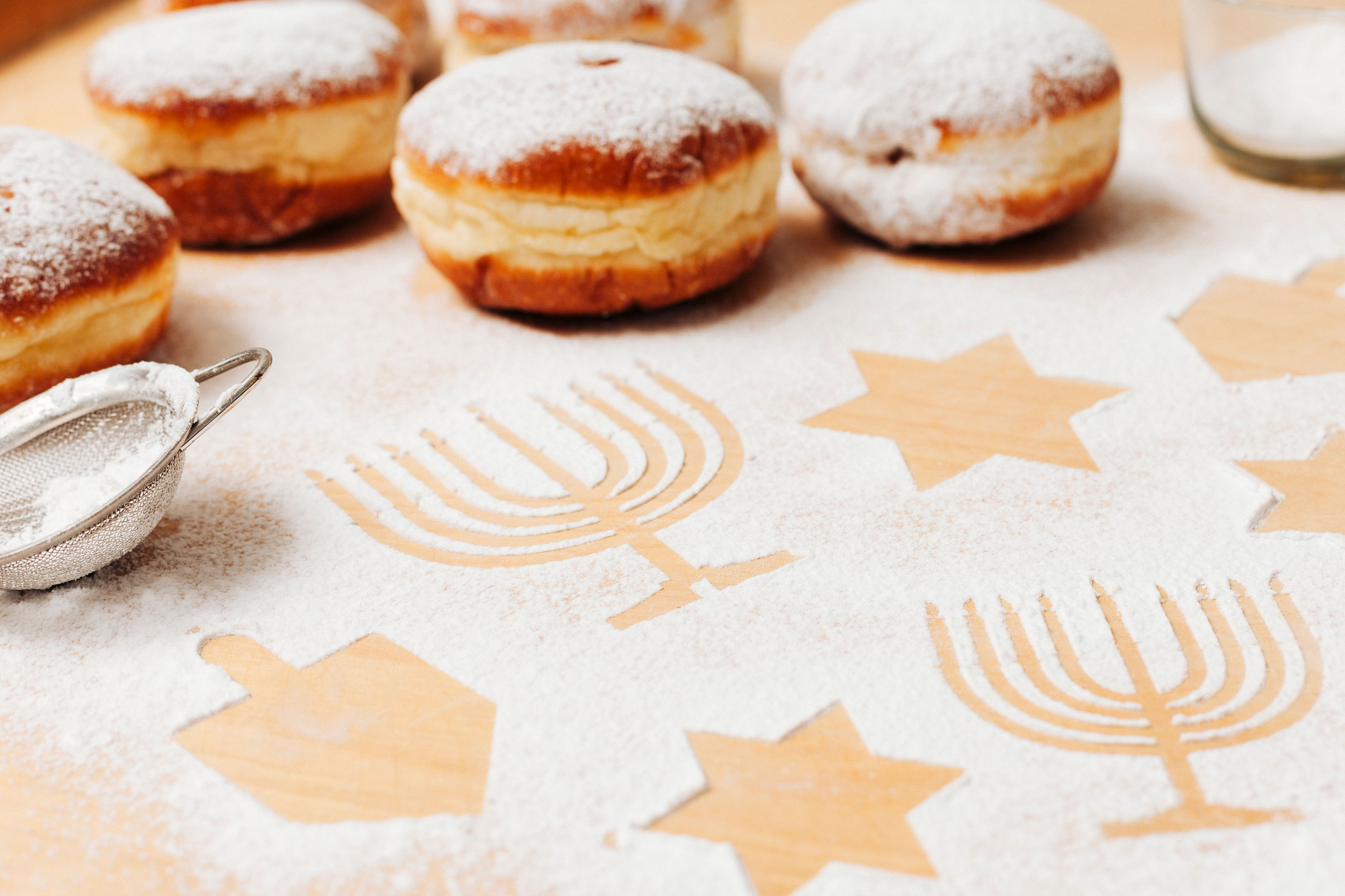 Preview for Hanukkah-sufganiyot-donuts-background-640e5