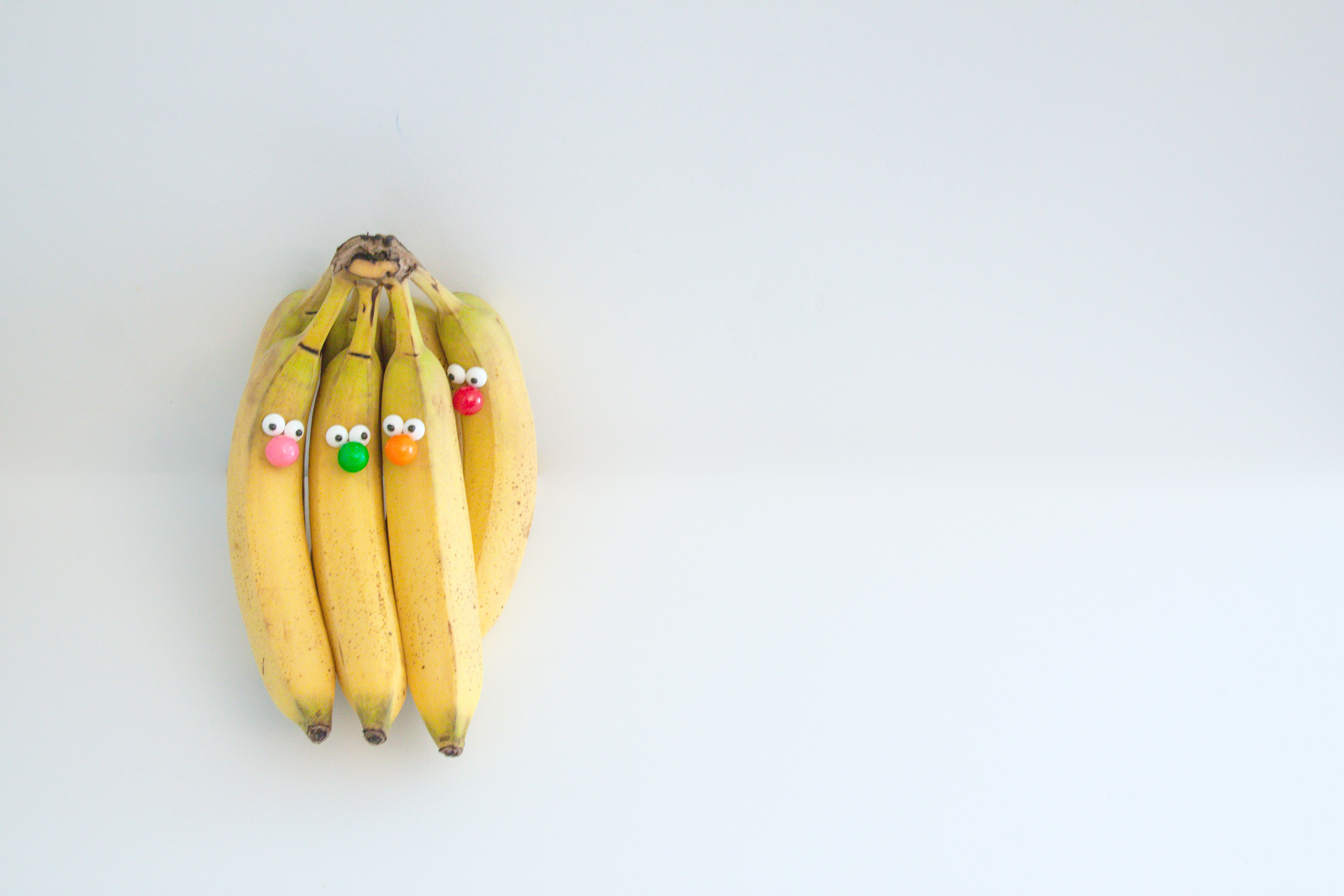 Preview for Playful-banana-faces-background-928f8