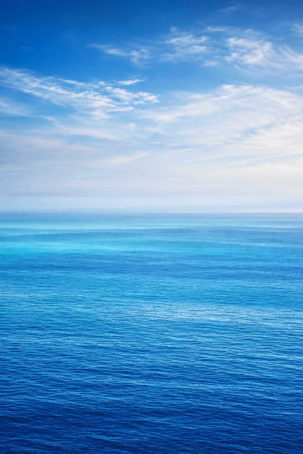 Preview for Clear Cobalt Sea Haze Layers Background