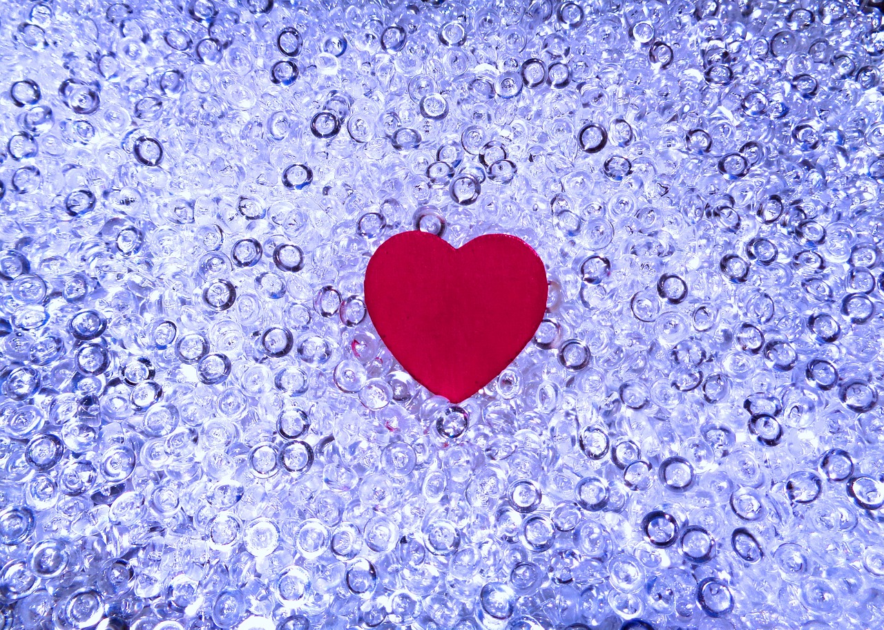 Preview for Red-heart-blue-background-e587b
