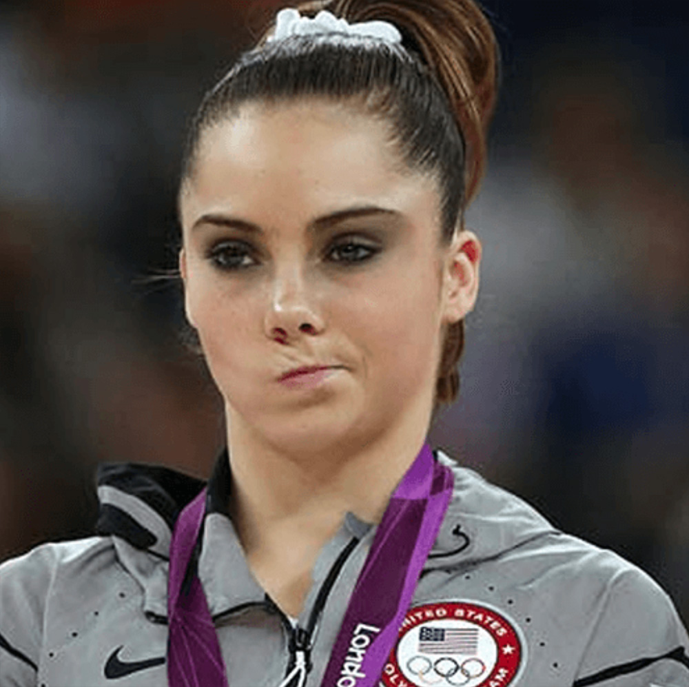 Preview for Female-athlete-medal-human-background-2042f