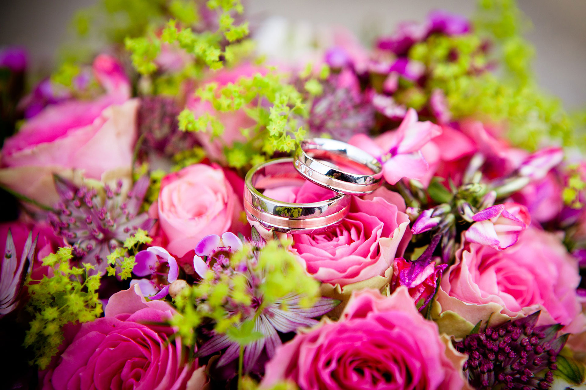 Preview for Wedding-rings-floral-arrangement-blossom-background-c060c